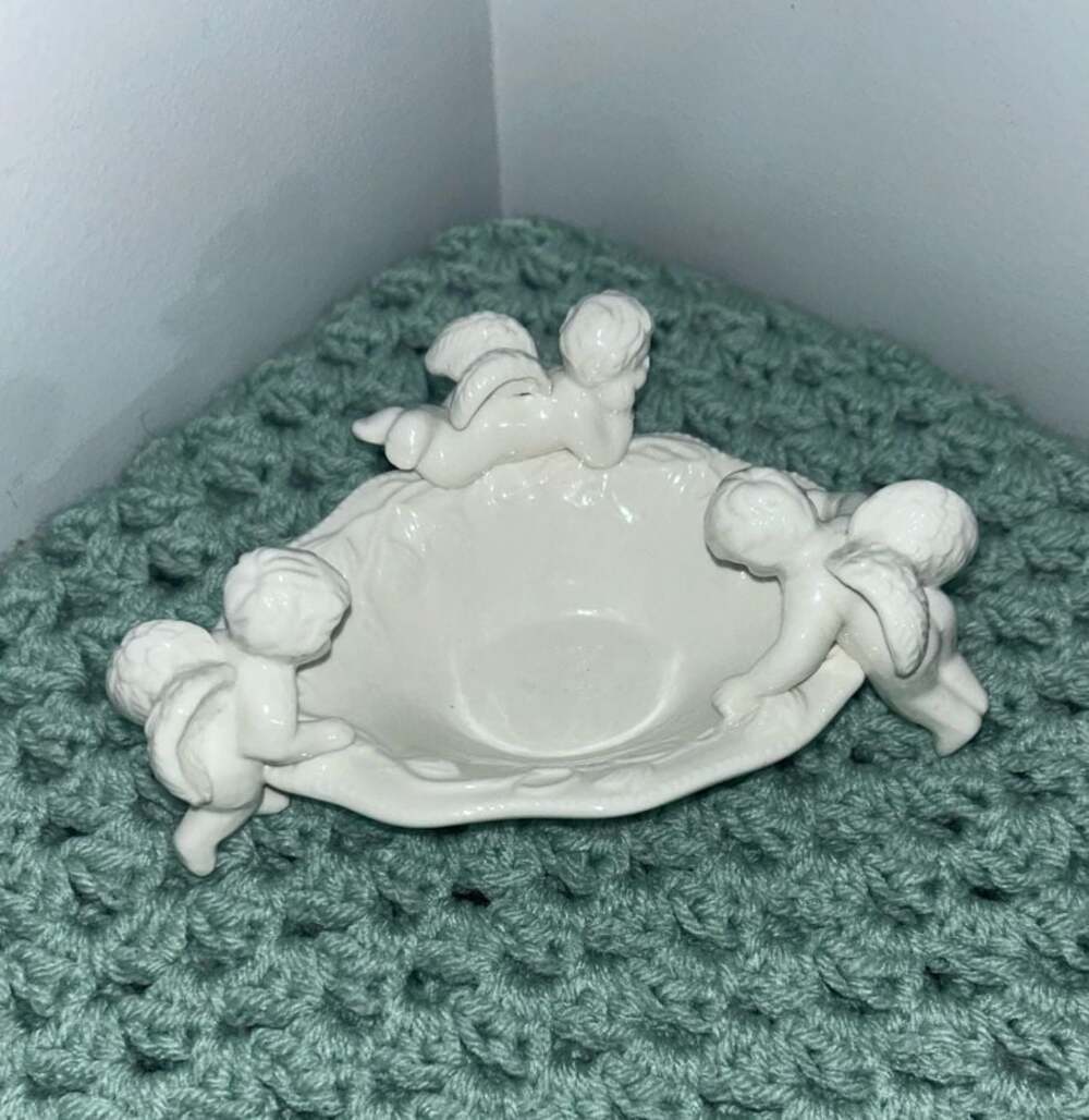 Vintage Ivory Ceramic Trinket Dish with Three Cherub Figurines